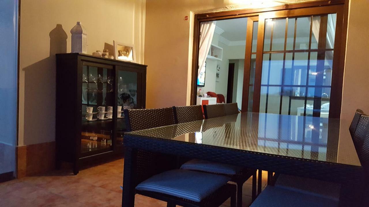 Apartamento Urbanizacion De Lujo En Primera Linea De Playa Исла-Канела Экстерьер фото